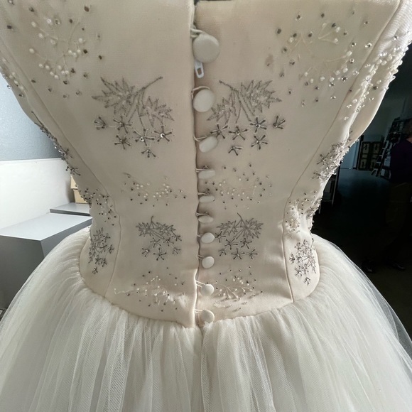 Vintage Monique Lhuillier gown - Picture 7 of 12